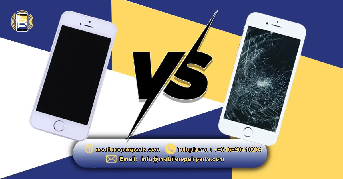 Teléfono con pantalla nueva a la izquierda y teléfono con pantalla rota a la derecha